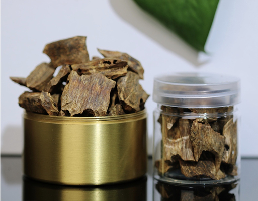 quality 10g/20g/50g Raw Aloeswood Chips / Agarwood Chips Các mảnh hương tự nhiên factory